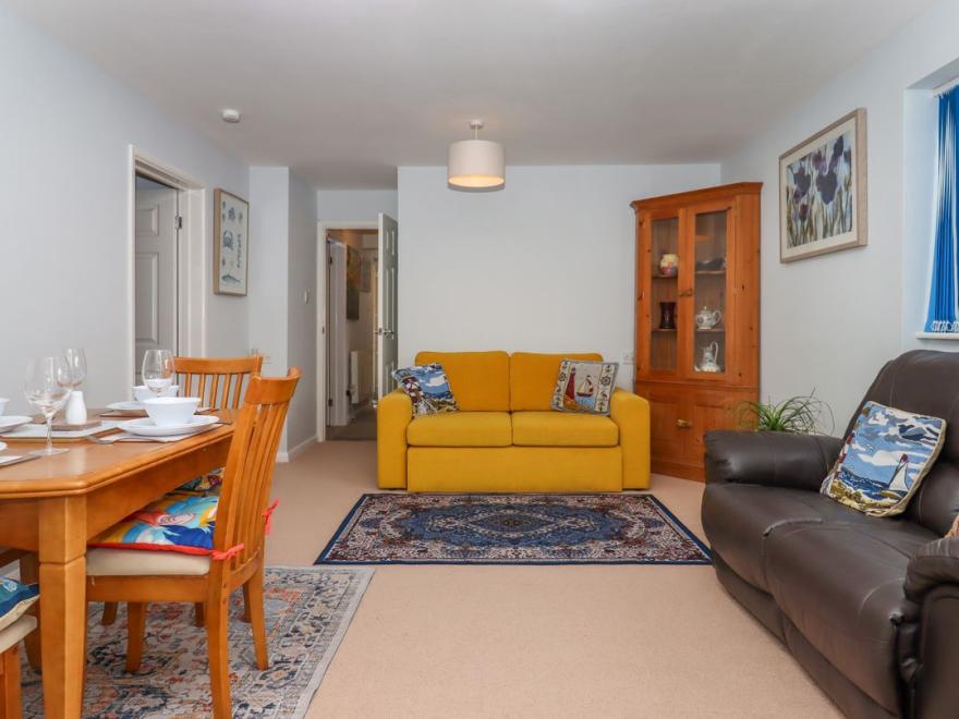 Brixham Breeze Cabin