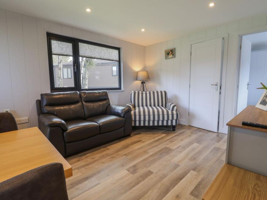 6 Pinewood Retreat