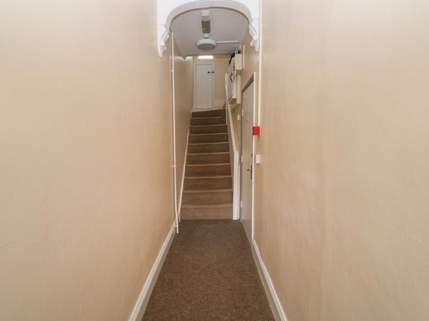 The English School, Flat 2
