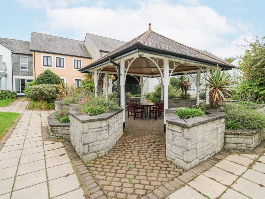 5 Tregenna Court