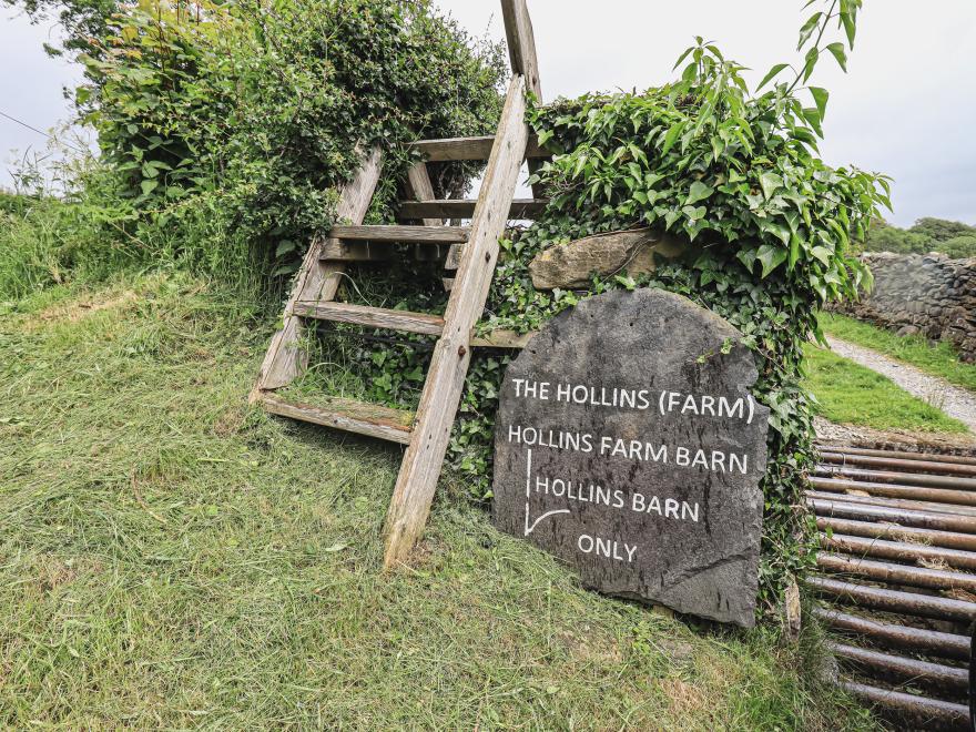 Hollins Farm Barn