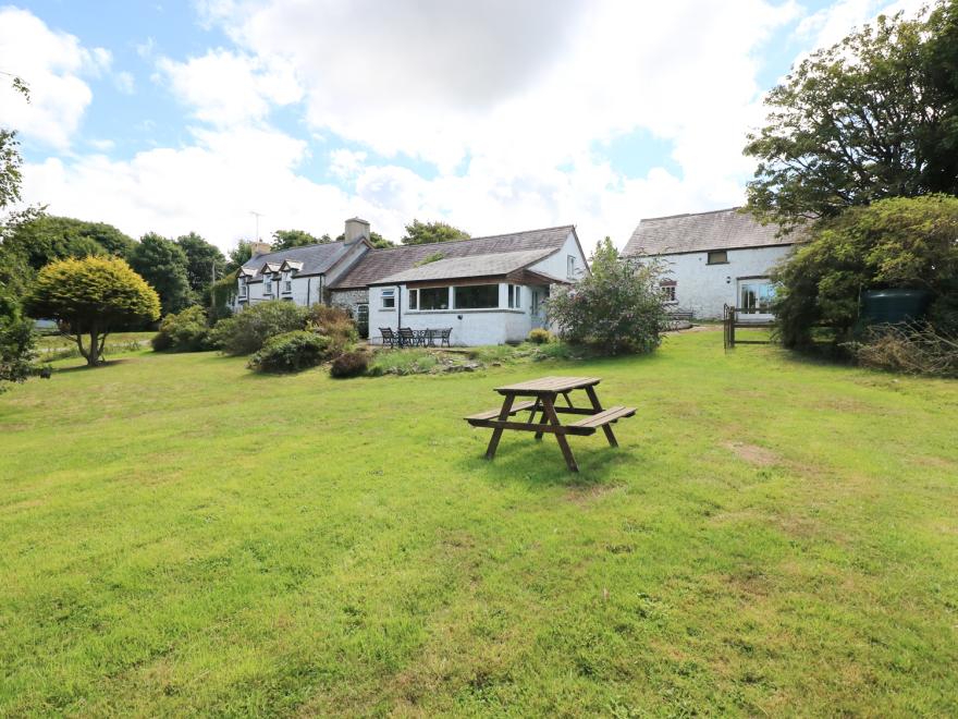 Morfa Isaf Cottage