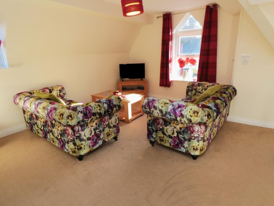 Carisbrooke House, Apartment 6