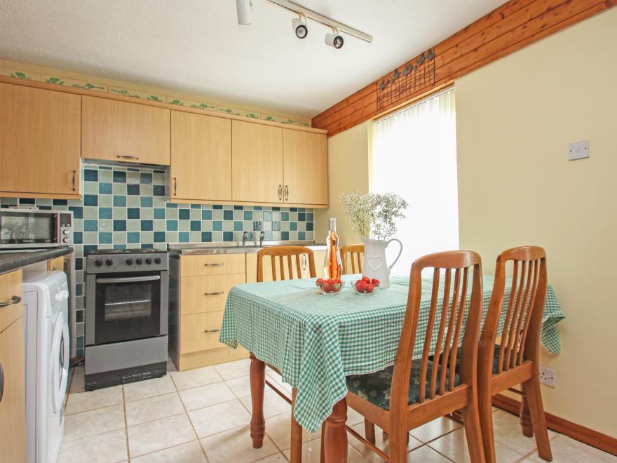 4 Manorcombe