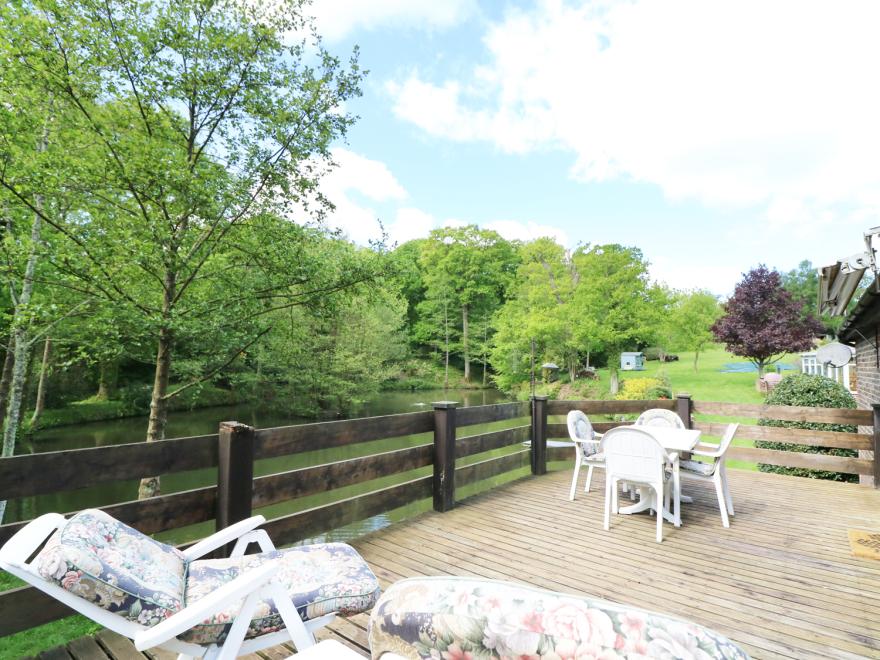 Miswells Cottages - Lake View