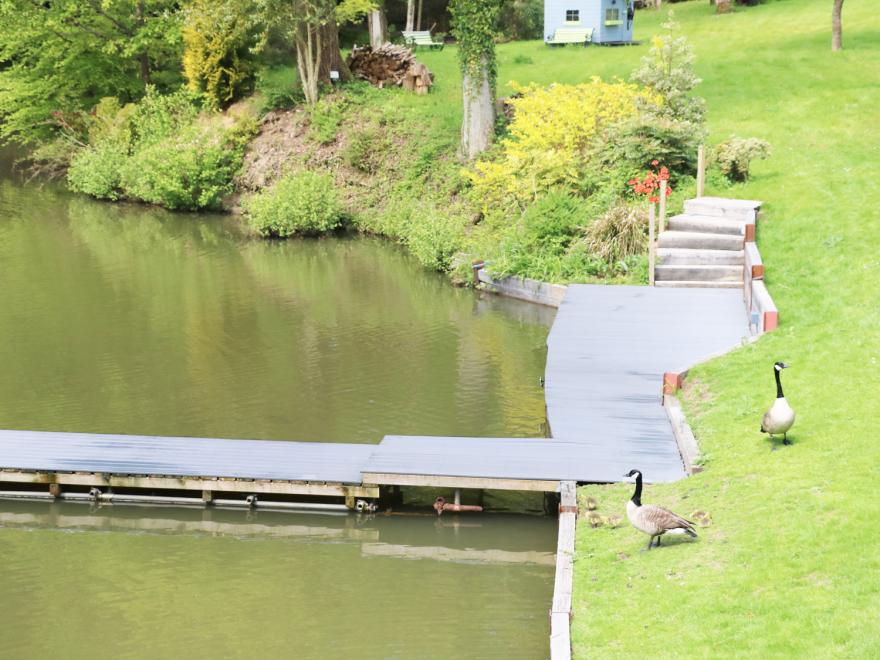 Miswells Cottages - Lake View
