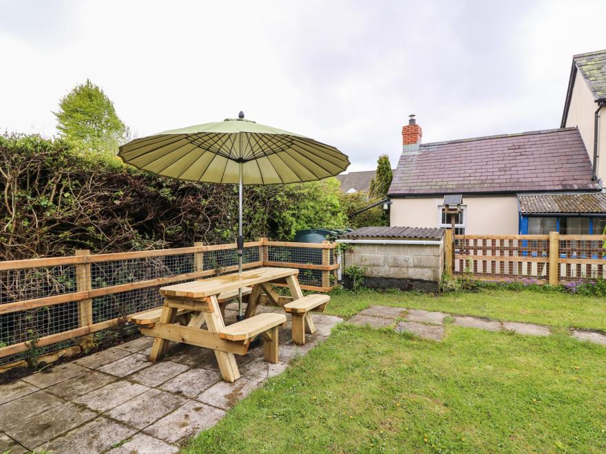 Cozy Cwtch Cottage