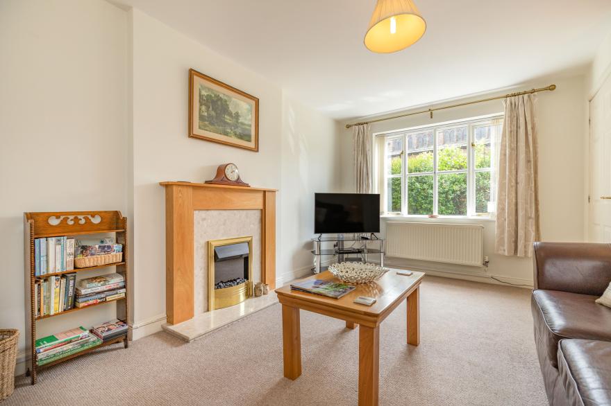 4 Aldelyme Court