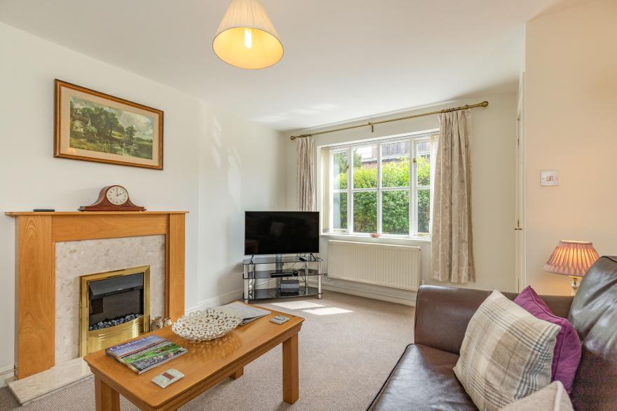 4 Aldelyme Court