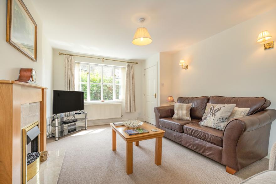 4 Aldelyme Court