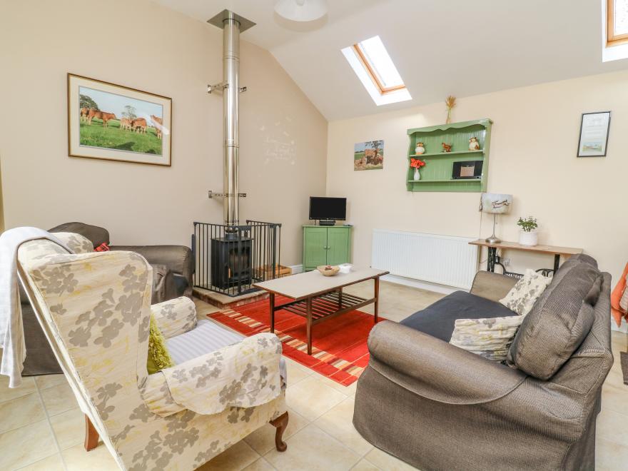1 Pines Farm Cottages