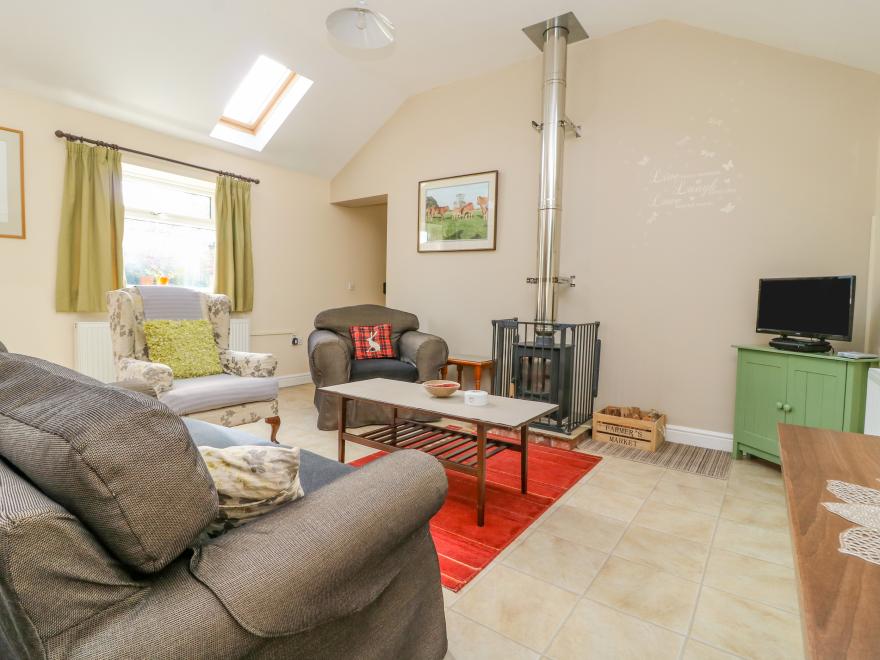1 Pines Farm Cottages