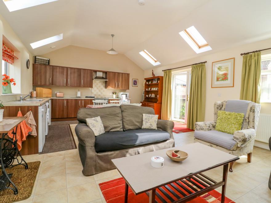 1 Pines Farm Cottages