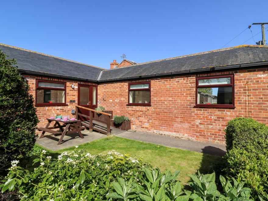 2 Pines Farm Cottages