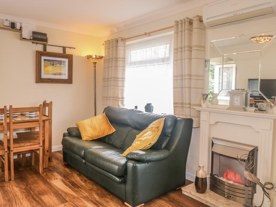 3 Rosecraddoc Lodge