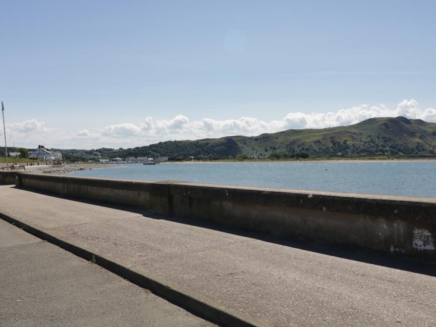 Beach House (Ty Traeth)