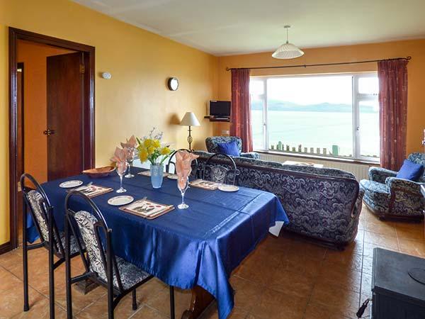 Rossbeigh Beach Cottage No 6
