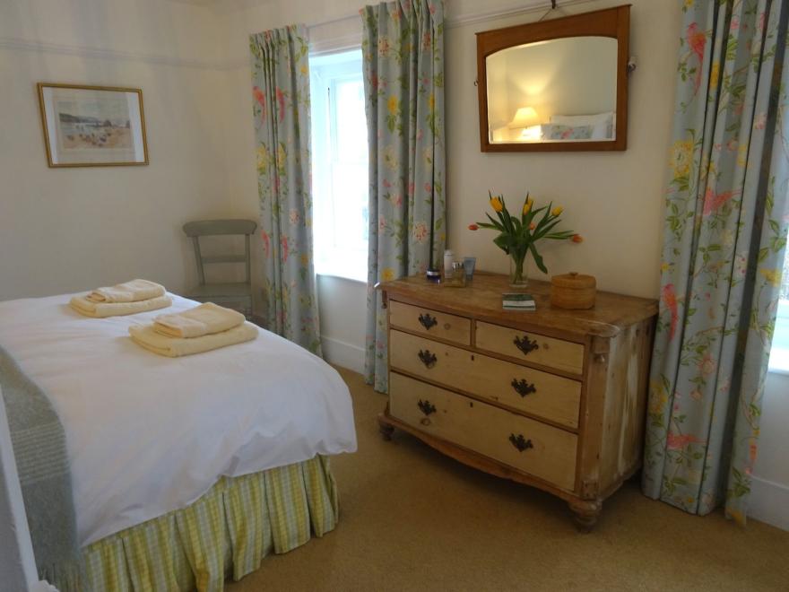 4 Coastguards Cottage