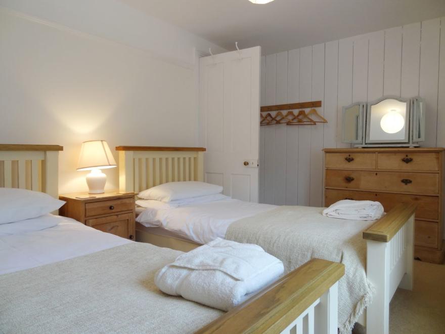 4 Coastguards Cottage