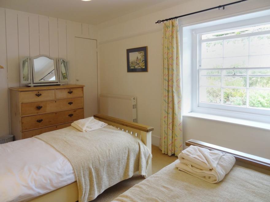 4 Coastguards Cottage