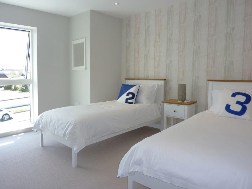 Flat 8 Seascape