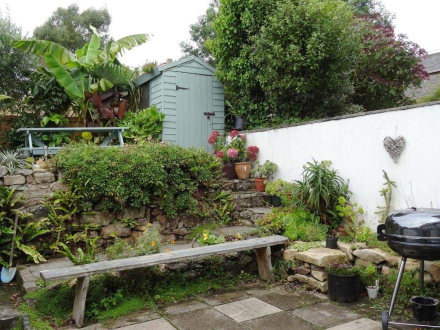 2 The Cottages