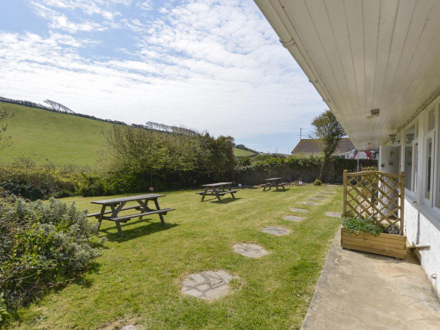 2 Brook Cottages