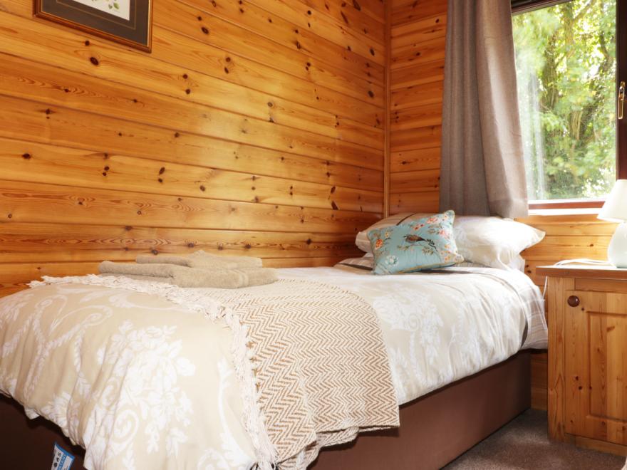 Oak Lodge