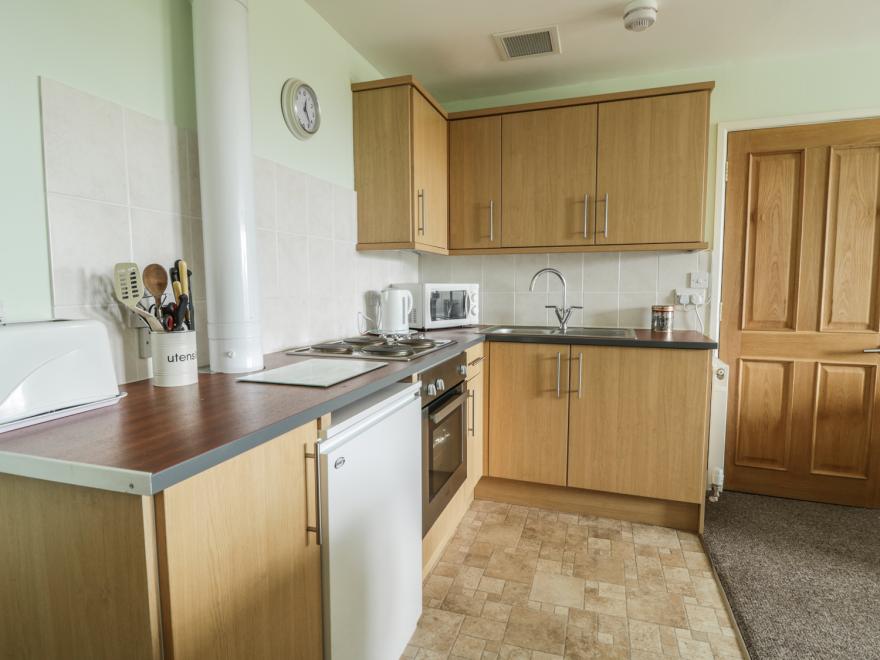 2 Park Nook Close