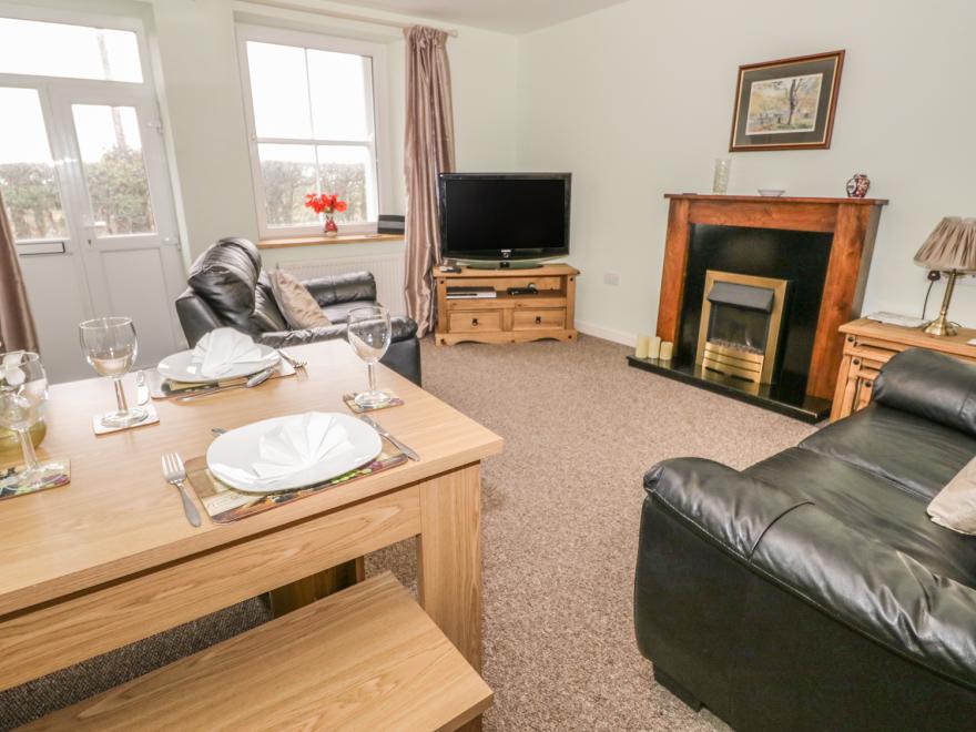2 Park Nook Close