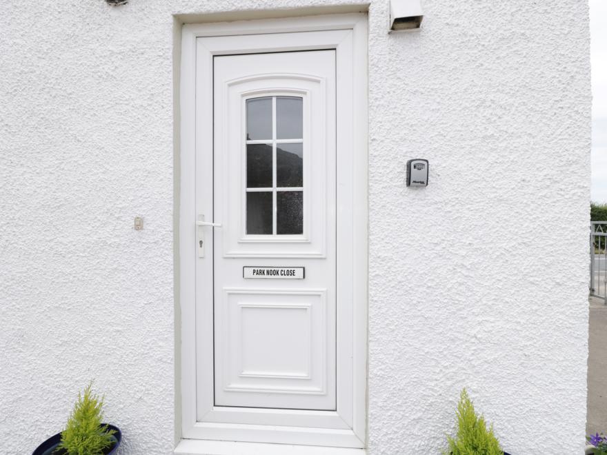 1 Park Nook Close
