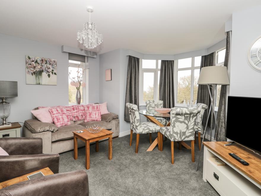 Manor Heath Apartment 4
