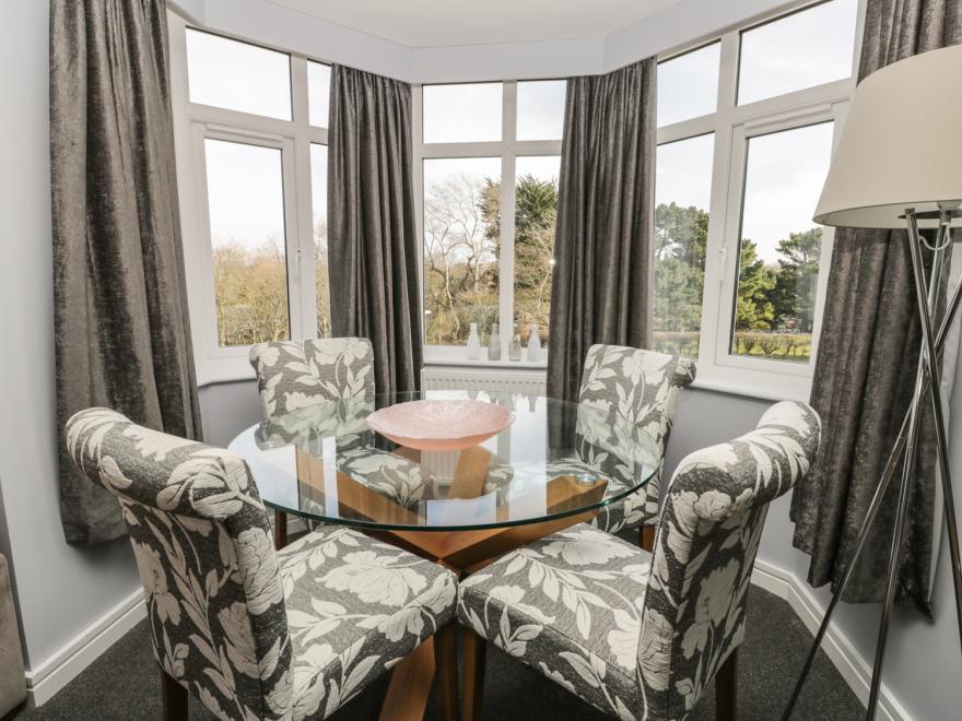 Manor Heath Apartment 4