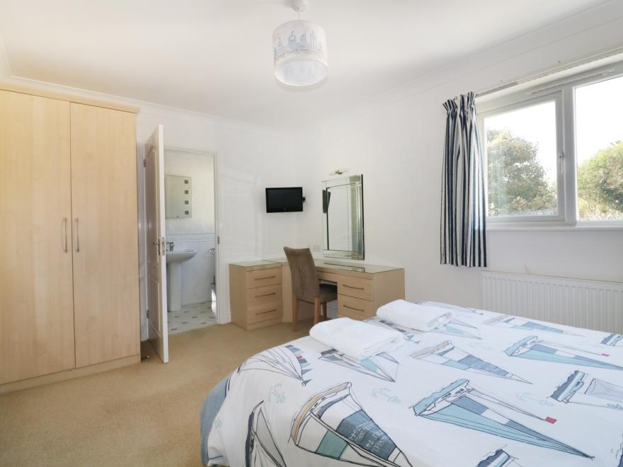 8 Harlyn Mews