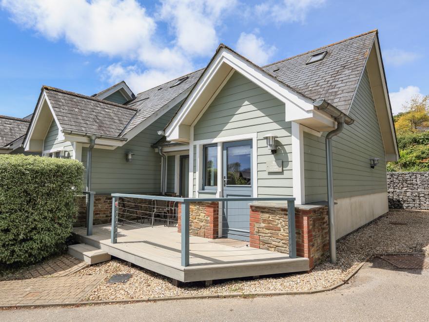 6 Court Cottage, Hillfield Village
