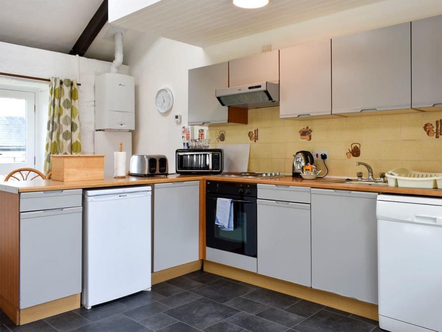 Garden Cottage 1 - UKC4038