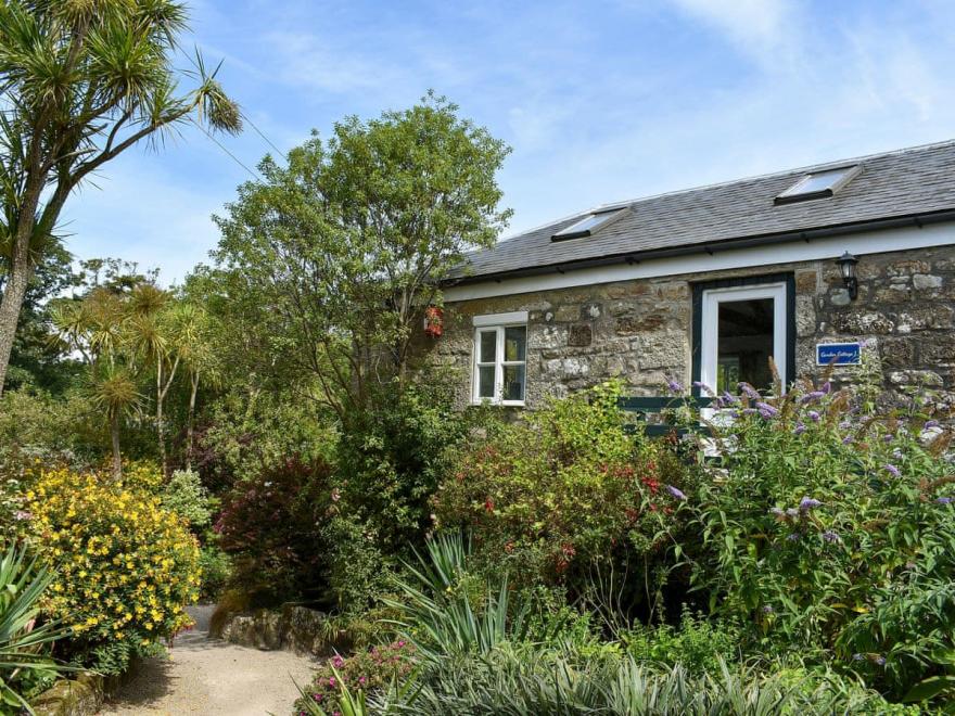 Garden Cottage 1 - UKC4038