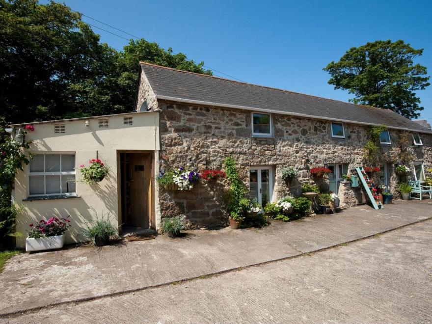 River Cottage - UKC4053