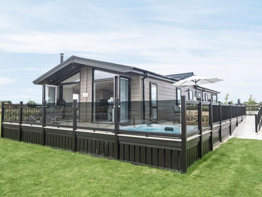 Captain Cook Lodge - UKC4062