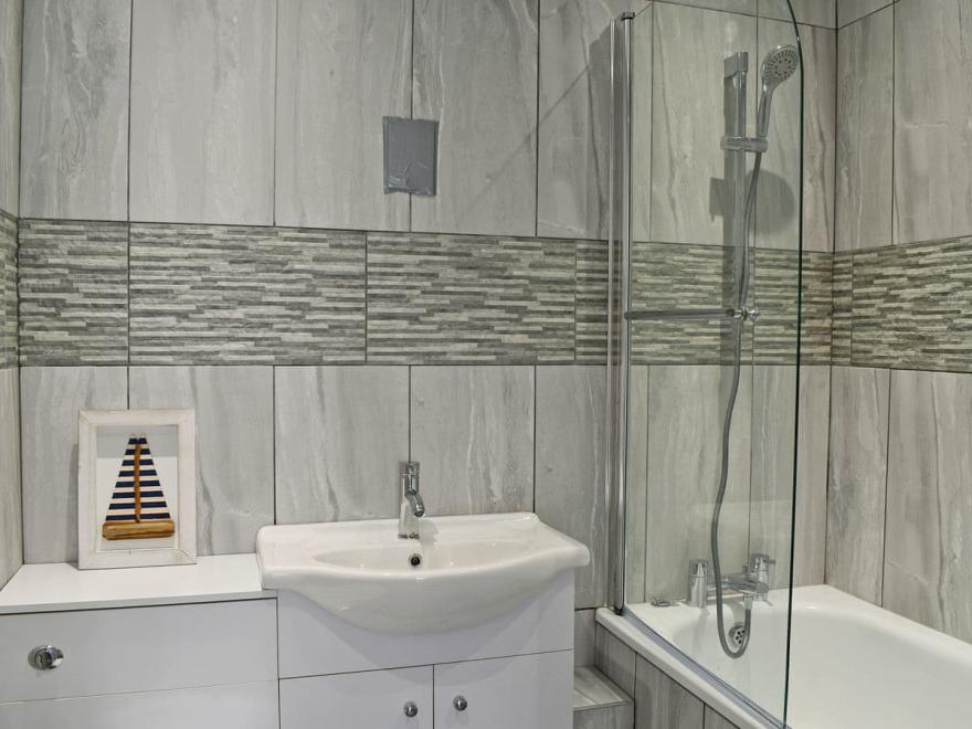 Fishermans Walk Apartment 2 - UKC4071