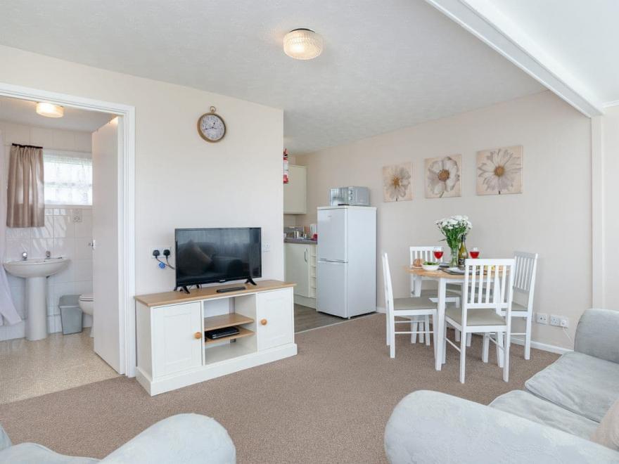 Beach Cottage 23 - UKC4079