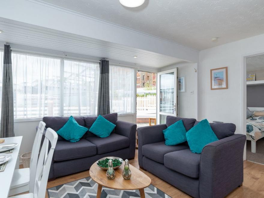 Beach Cottage 44 - UKC4081