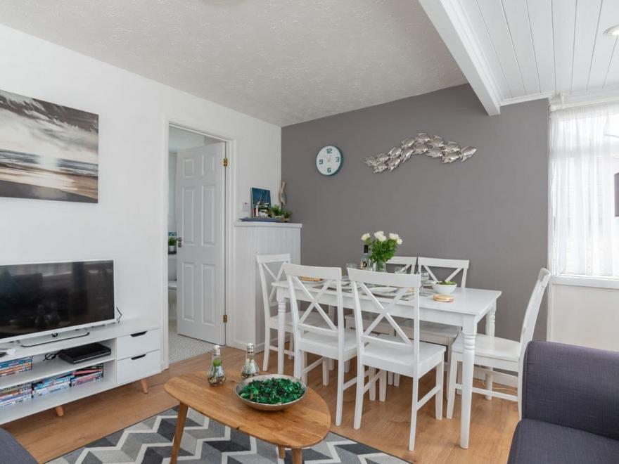 Beach Cottage 44 - UKC4081