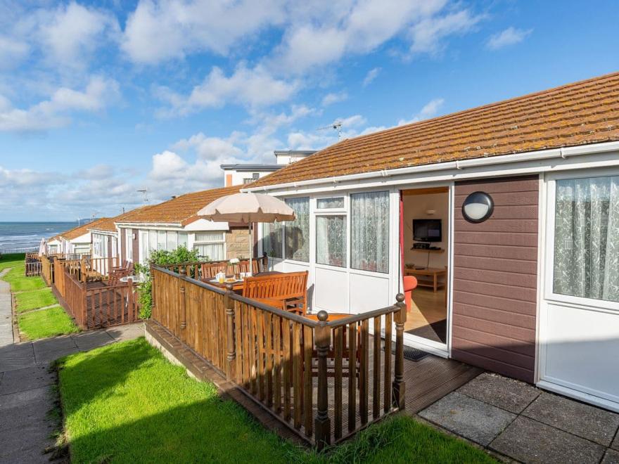 Beach Cottage 68 - UKC4083