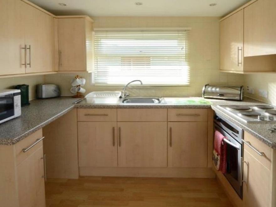 Beach Cottage 81 - UKC4088