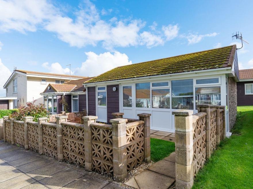 Beach Cottage 19 - UKC4091