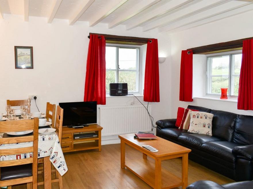 Poacher's Cottage - UKC4124