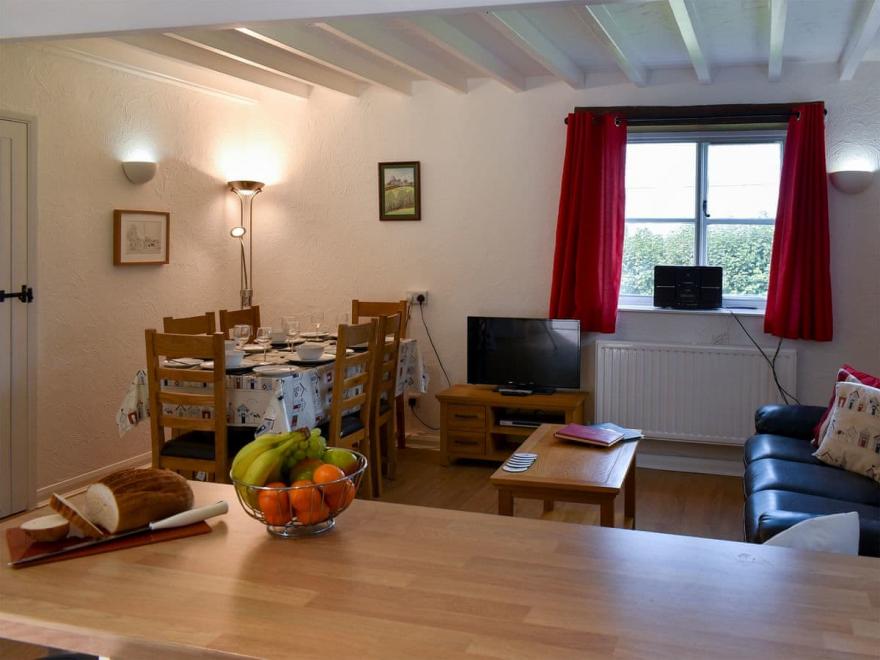 Poacher's Cottage - UKC4124