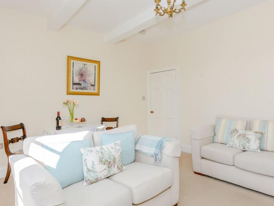 Bakewell Tart - UKC4127