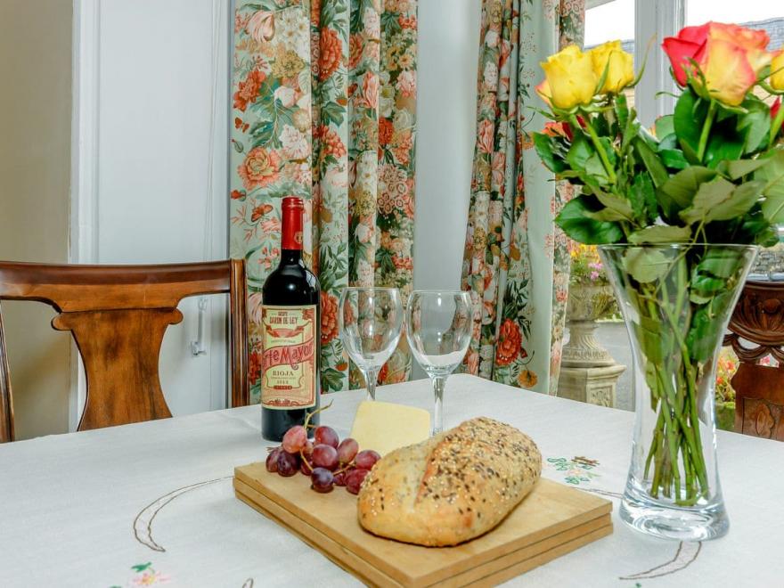 Bakewell's Hidden Treasure - UKC4128